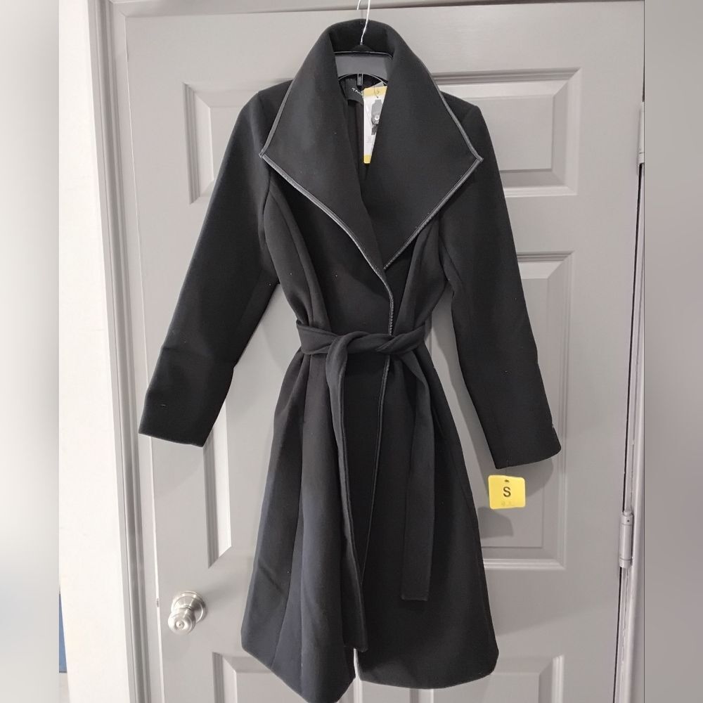 Tahari Black Women's Belted Coat